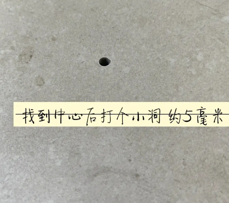 三河瓷砖空鼓维修公司专业解答在瓷砖铺贴过程中，如果砂料搅拌不均匀，将会带来以下问题
