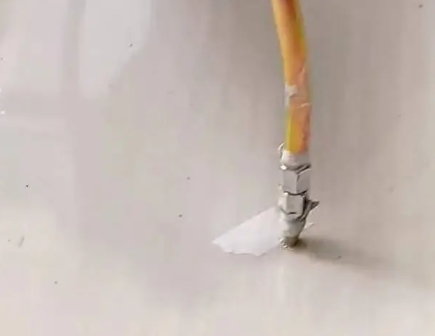 三河瓷砖空鼓维修公司专业解答在瓷砖铺贴过程中，如果使用的砂料过粗（如全部使用了粗砂），可能会导致以下问题